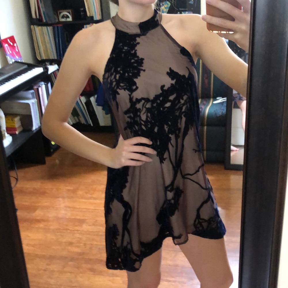 Velvet Pattern Short Halter Dress - Picture 2 of 7